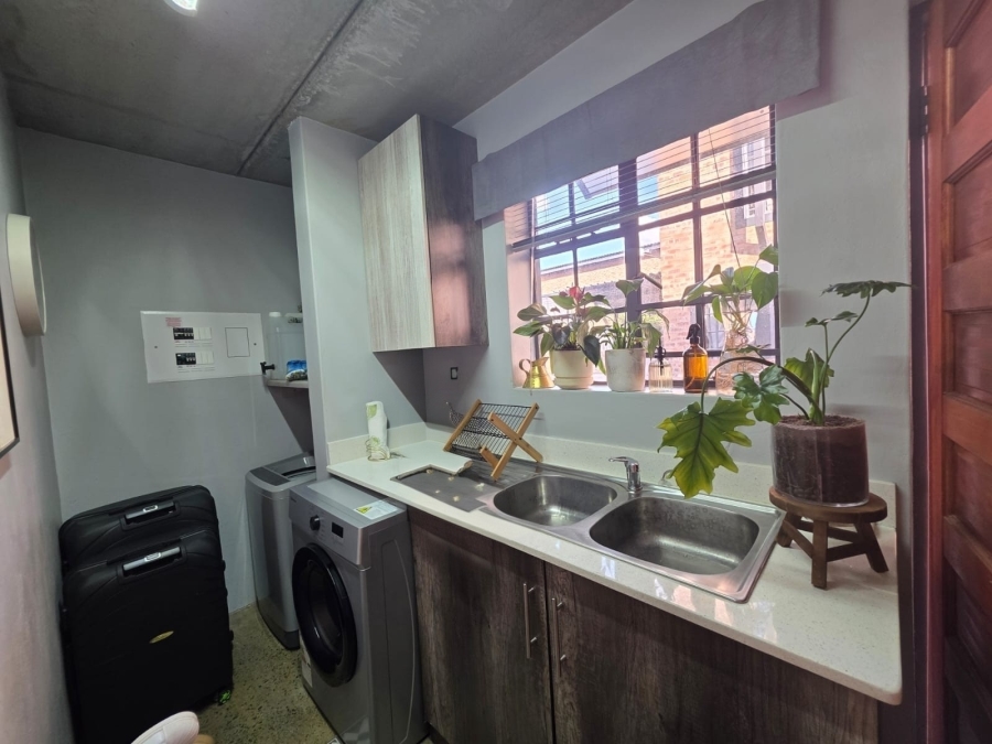 1 Bedroom Property for Sale in Kannoniers Park North West